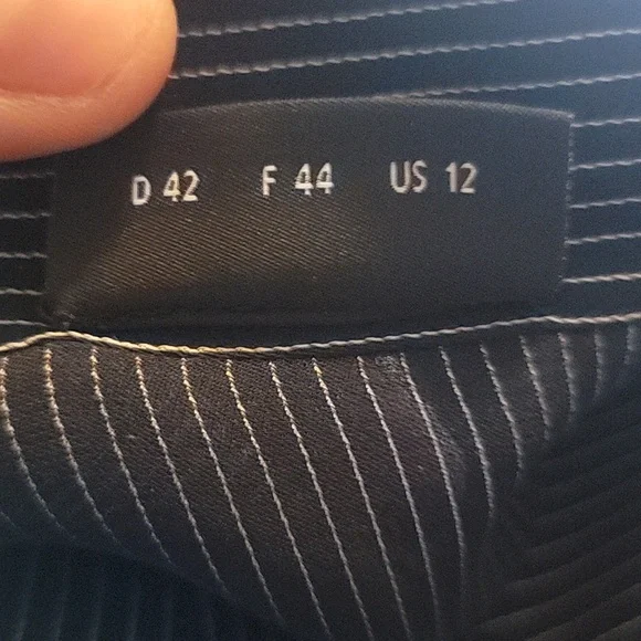 🆕️ AKRIS Silk Crepe Blouse - Picture 8 of 9